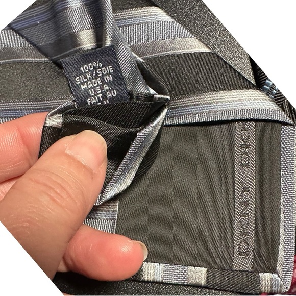 MEN'S DKNY 100% SILK BLACK/SILVER/GREY TIE (NWT) - Picture 5 of 5